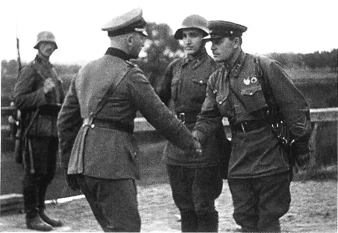 1939年,蘇德軍隊在波蘭會師