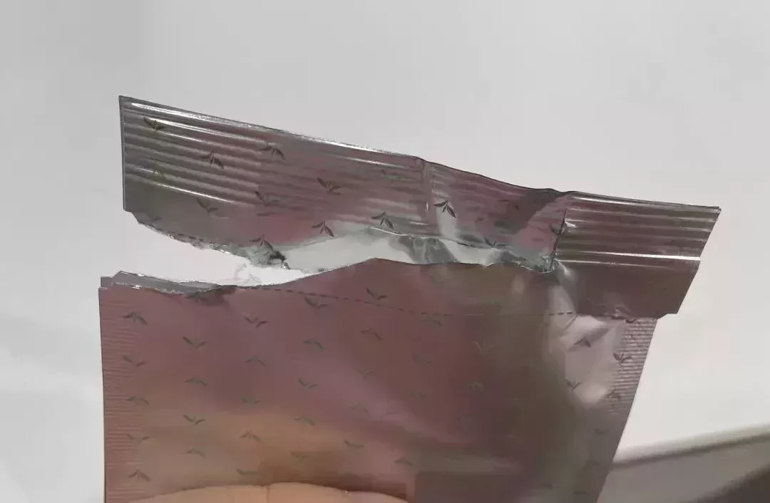 無法整齊撕開的包裝袋