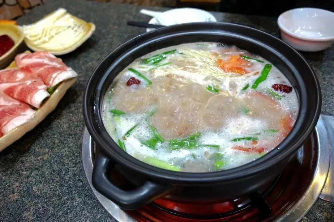 貴州盛產糯米,且糯米的米湯黏稠,有質感