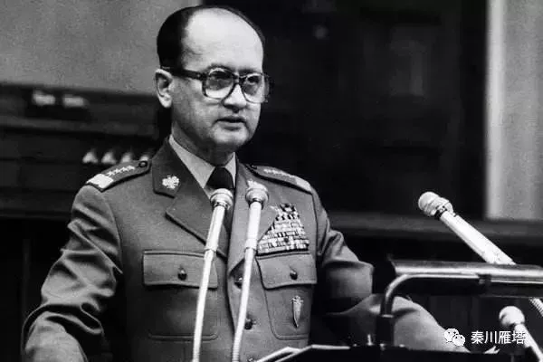 他既是軍管的儈子手,也是政治和解的倡導者