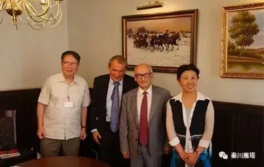 與烏耶茨、裏廷斯基座談