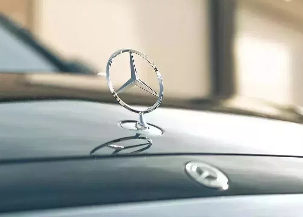 ▲ 奔馳S級轎車