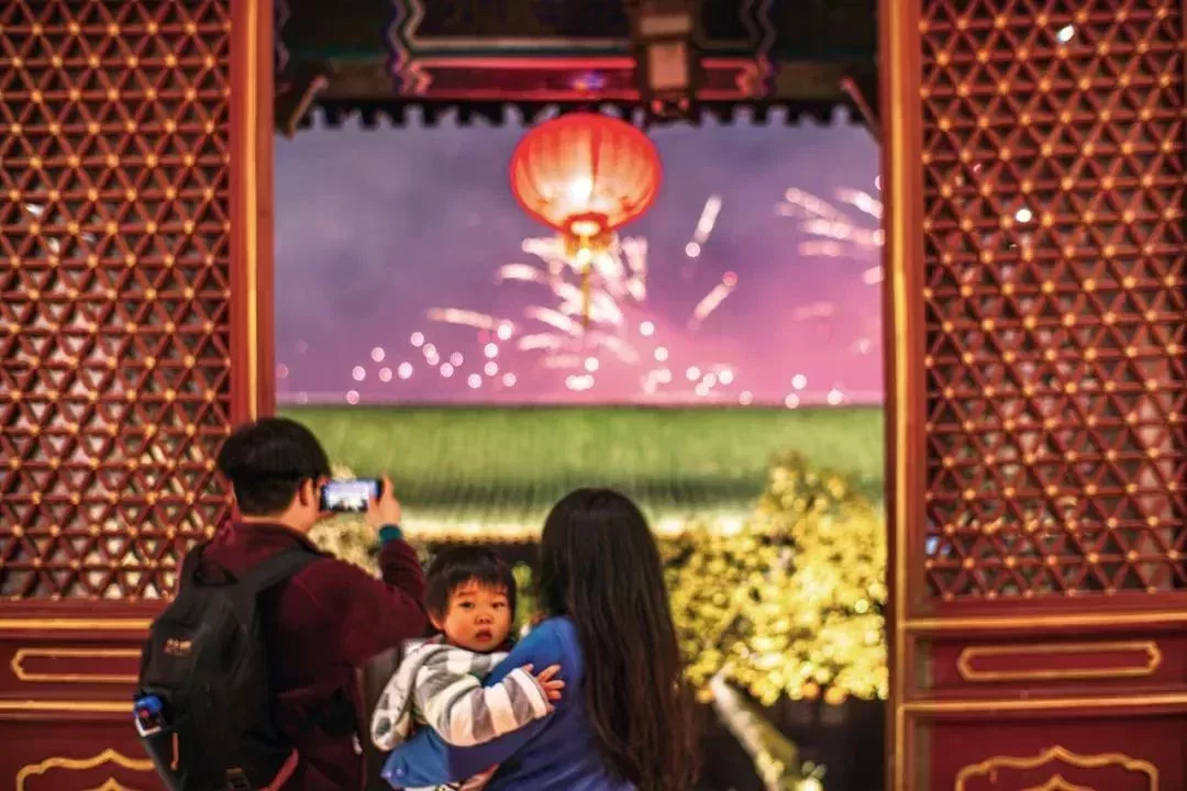 2024年2月11日,爲迎新春、賀新年,珠海圓明新園舉辦了迎春煙花秀,入園的遊客可打卡、觀賞、拍照。