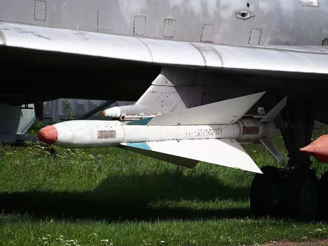 ▲R-4空對空導彈