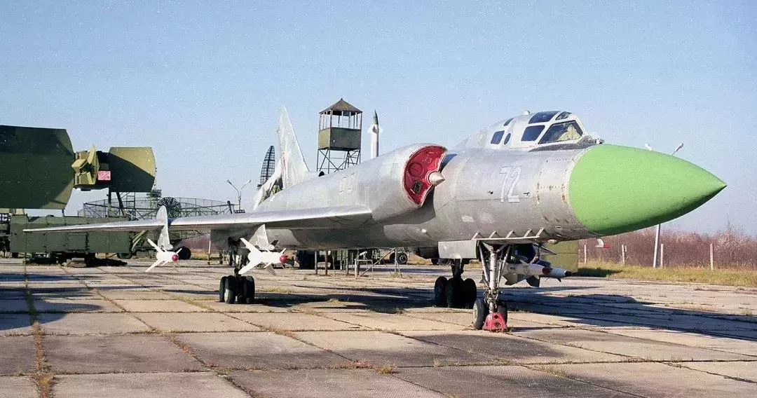 ▲圖-128截擊機