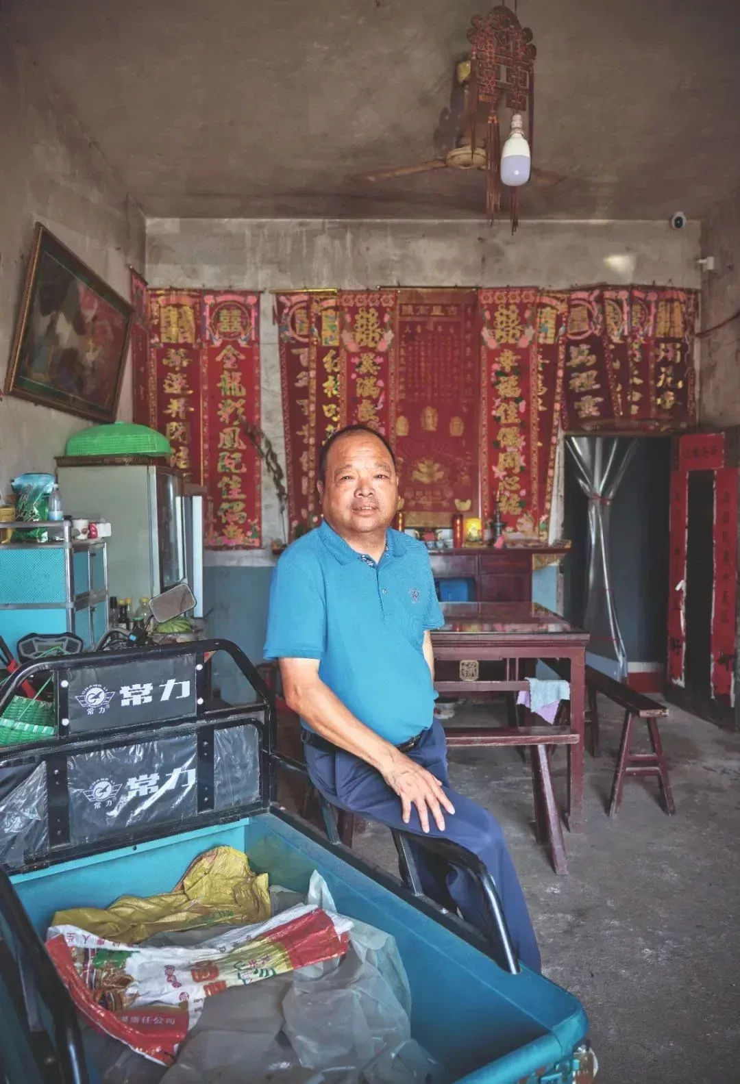 “羽毛球大王”周建軍是江山的一個傳奇人物,除了創辦全國最大的羽毛球生產企業航宇,他還堅持做了30多年山底村村支書