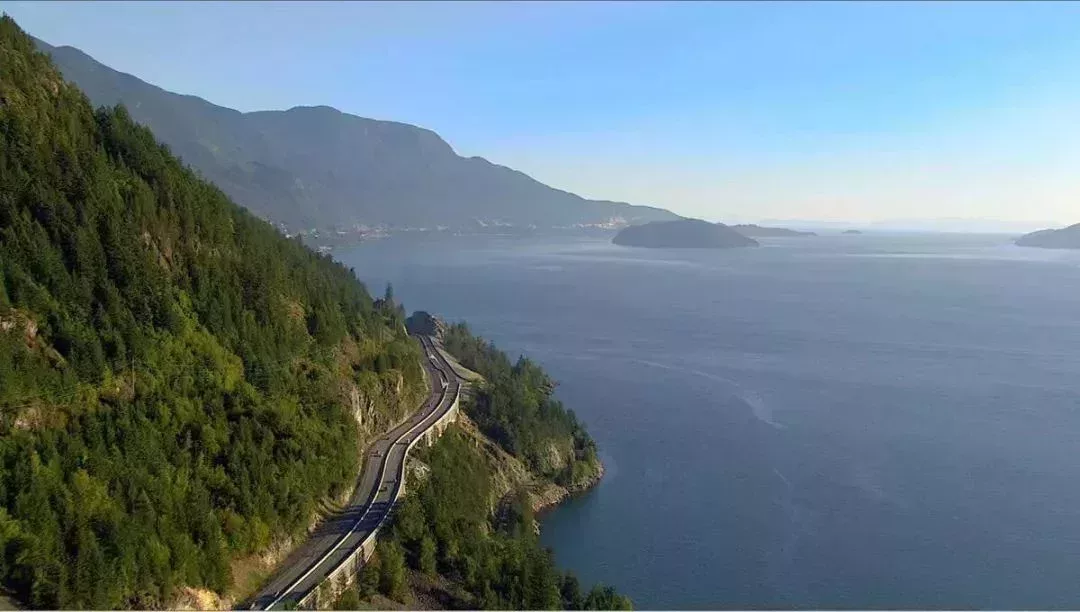 海天公路。(圖/Destination British Columbia)