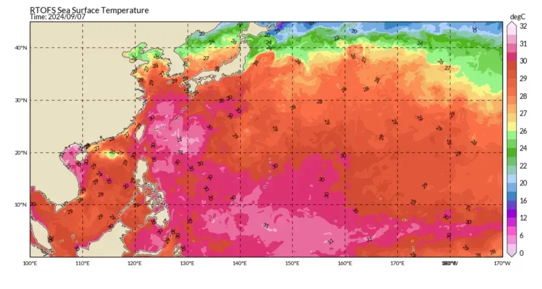 當前的海表溫度圖,可以看到西北太平洋35°N以南的海域基本都在26.5℃以上,可以支持颱風發展。