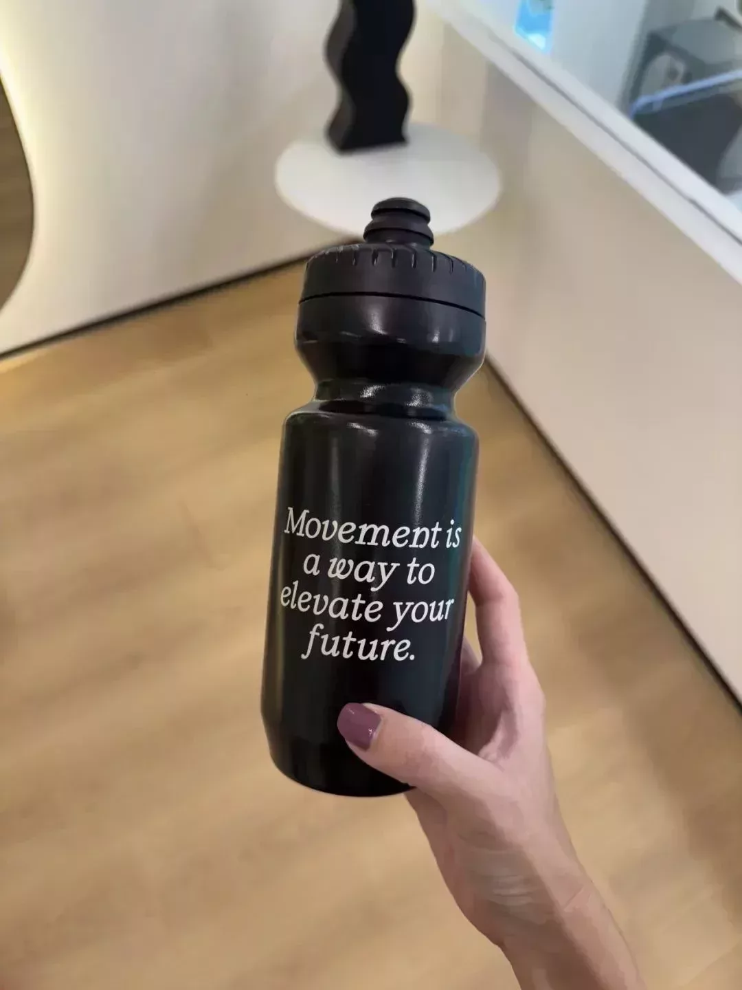 很喜歡我的運動小水壺上的slogan,重要的是movemen t