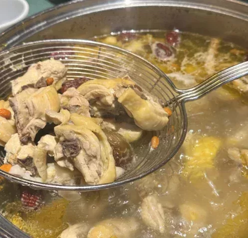 五指毛桃沉在鍋底了