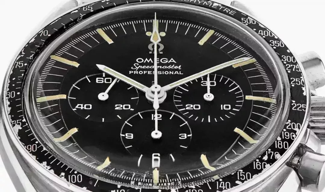 OMEGA Speedmaster 系列手錶(圖源 OMEGA 官網)