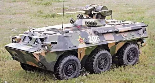 ▲ZSL-92輪式裝甲車具備兩棲機動能力,地形適應性很強