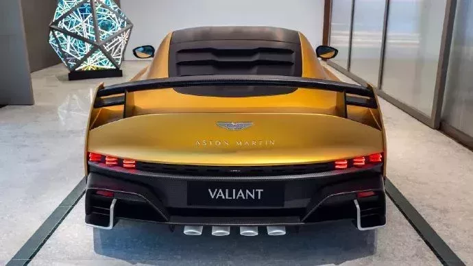 阿斯頓・馬丁 Valiant