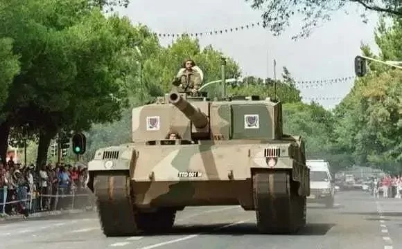 ▲參加閱兵式的TTD原型車