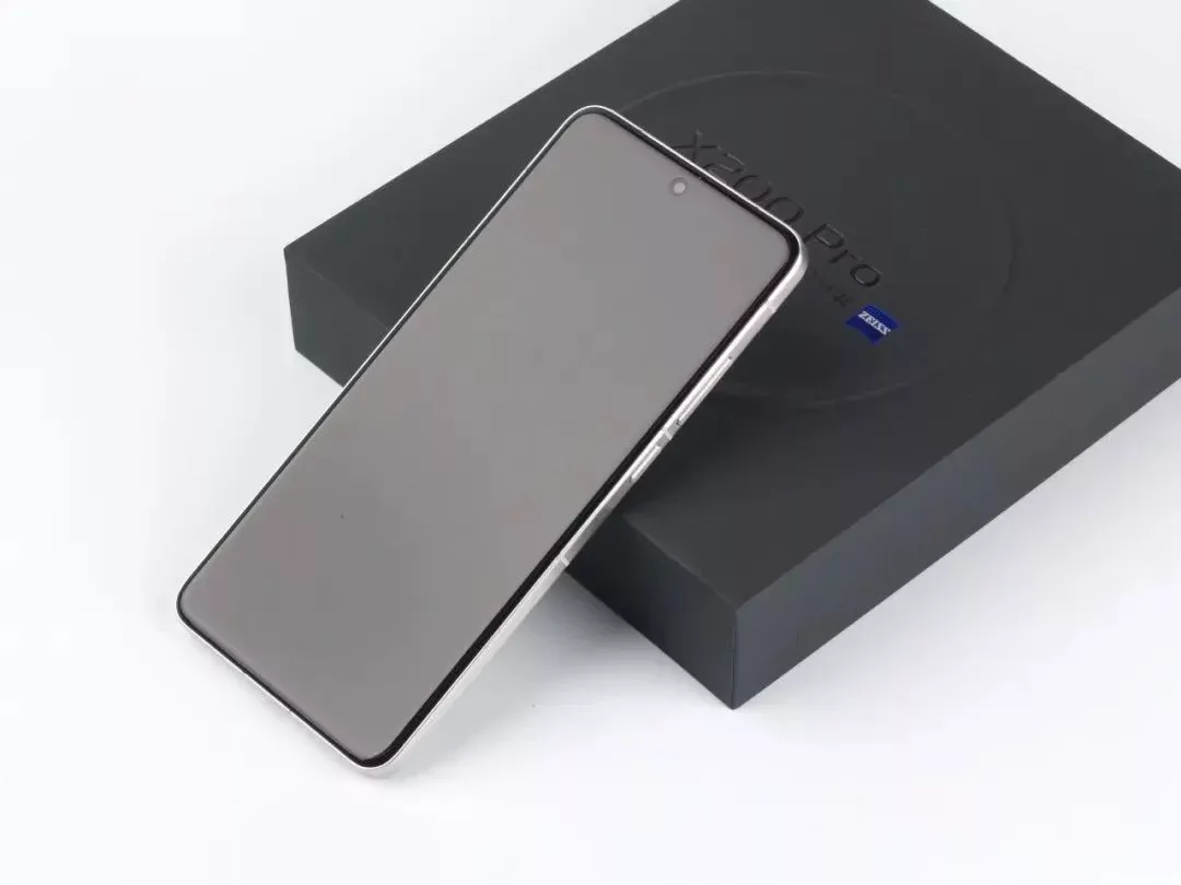 vivo X200 Pro 智能手機側面45度