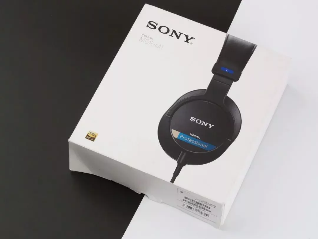 索尼 MDR-M1 頭戴式耳機包裝盒