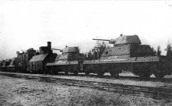 ▲BP-43型裝甲列車採用了標準化武器配置,類似於海軍戰列艦