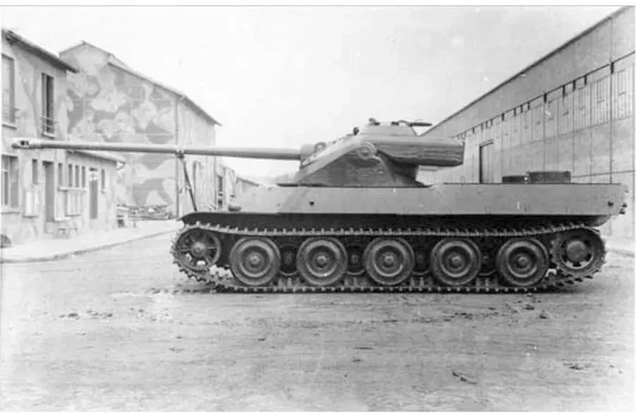 ▲AMX-50採用了交錯負重輪佈局