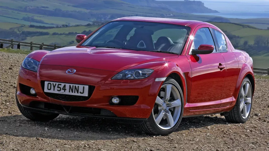 前期RX8
Via: The Drive