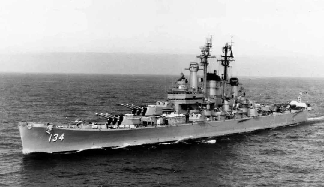 ▲得梅因級重巡洋艦首艦得梅因號(舷號CA-134)