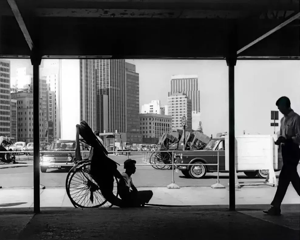 人力車,1965年。