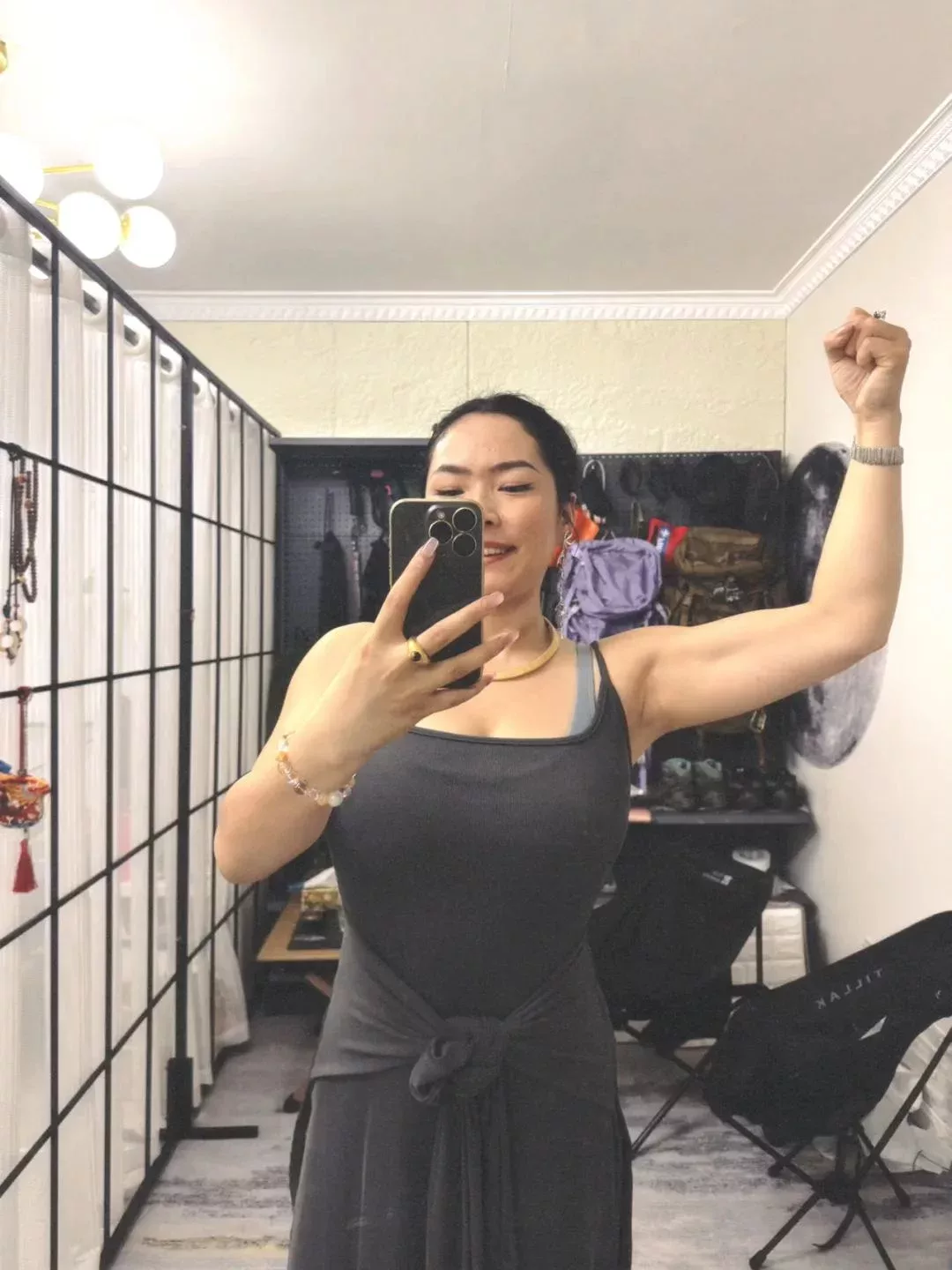 人一旦知道愛是什麼樣,就會矯情起來……