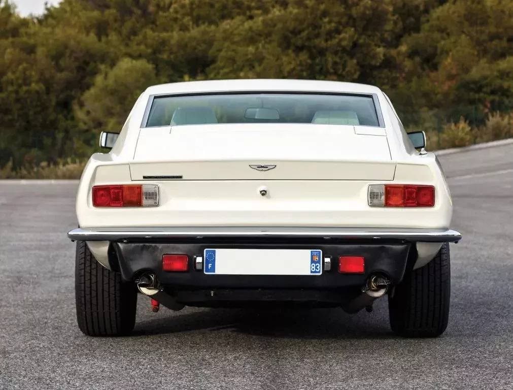 Aston Martin V8 Vantage
1972