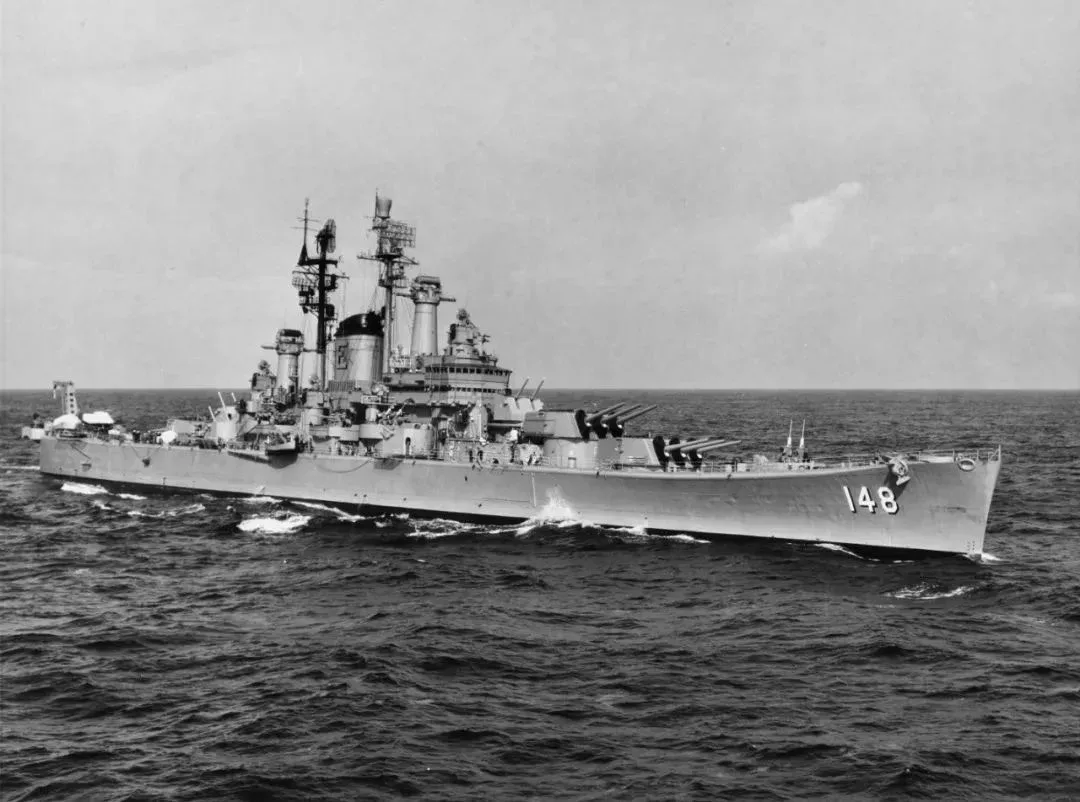 ▲得梅因級重巡洋艦三號艦紐波特紐斯號(舷號CA-148)