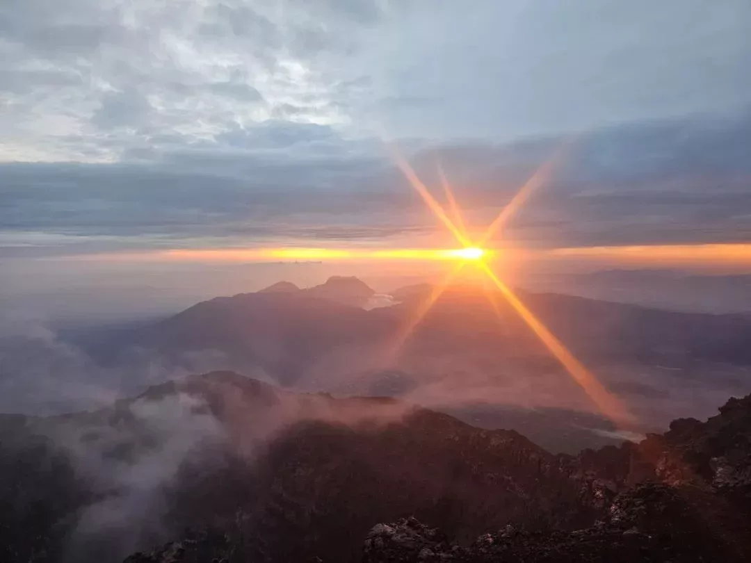 山頂日光